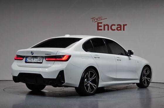 BMW 3-Series 320i M Sport — пробег 11 595 км — фото 2 из 5