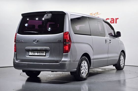Hyundai Starex 12-Seater Wagon CVX Premium — пробег 187 591 км — фото 2 из 5