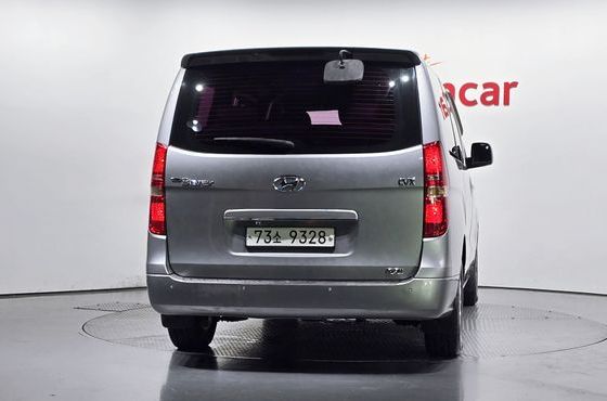 Hyundai Starex 12-Seater Wagon CVX Premium — пробег 187 591 км — фото 4 из 5