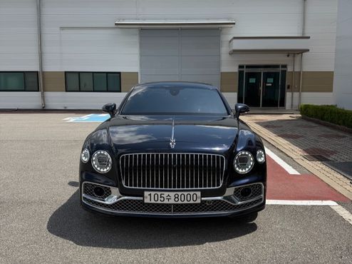 Bentley Flying Spur 4.0 Azure — пробег 30 000 км — фото 3 из 5