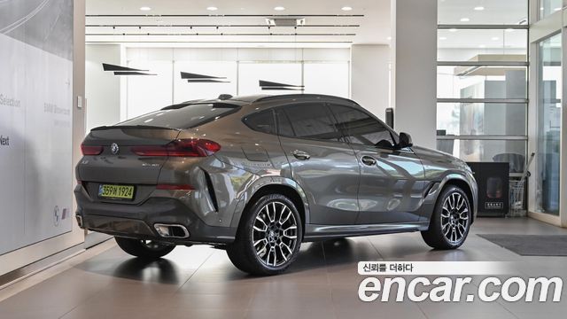 BMW X6 xDrive40i M Sport — пробег 5 709 км — фото 2 из 5