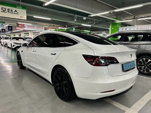 Tesla Model 3 Standard Range Plue RWD — пробег 126 586 км — фото 4 из 5