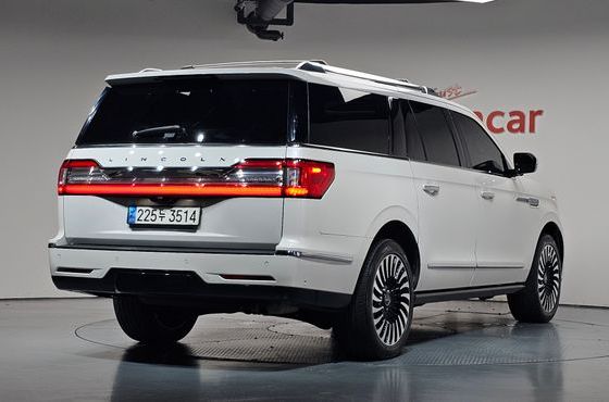 Lincoln Navigator 3.5L Black Label — пробег 116 901 км — фото 2 из 5