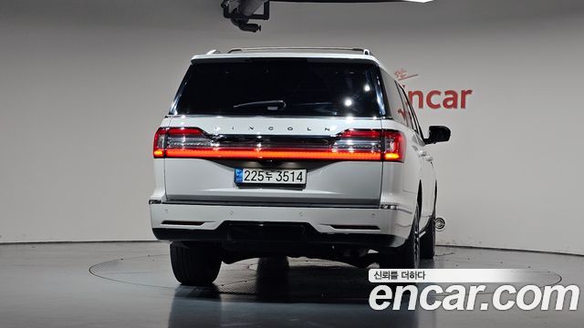 Lincoln Navigator 3.5L Black Label — пробег 116 901 км — фото 4 из 5