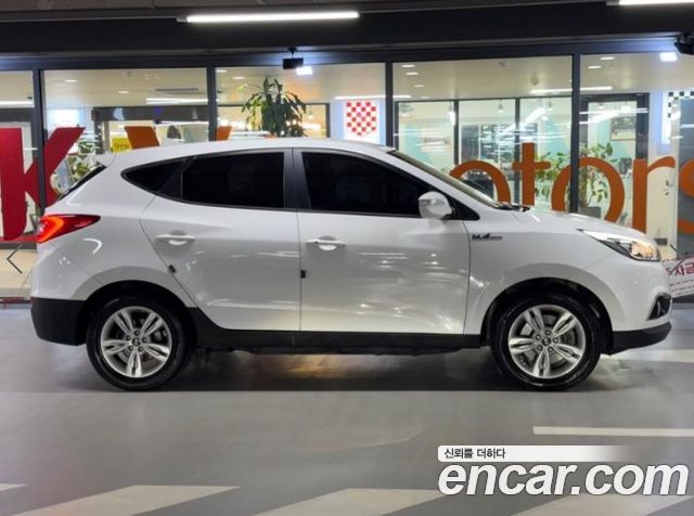 Hyundai Tucson Hydrogen(Fuel Cell) 2WD — пробег 127 006 км — фото 3 из 5