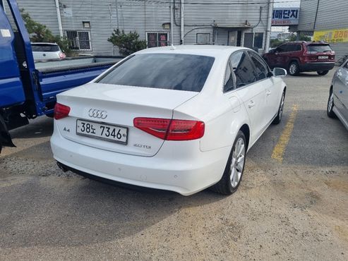 Audi A4 2.0 TDI B8 — пробег 130 000 км — фото 4 из 5