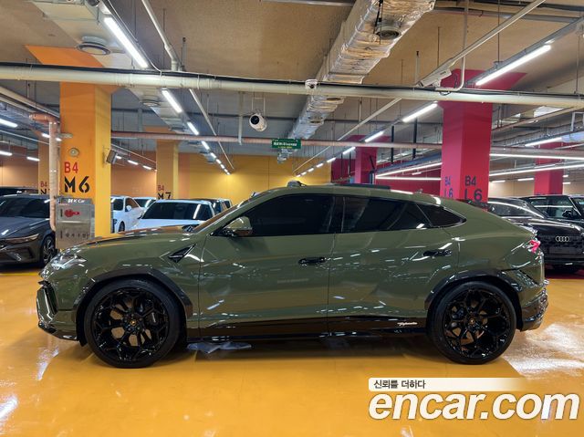 Lamborghini Urus 4.0 V8 Performante — пробег 12 000 км — фото 3 из 5