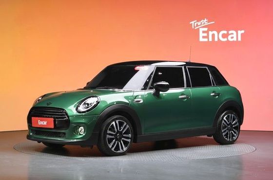 Mini Cooper 5Door Standard 3rd — пробег 30 360 км — фото 1 из 5