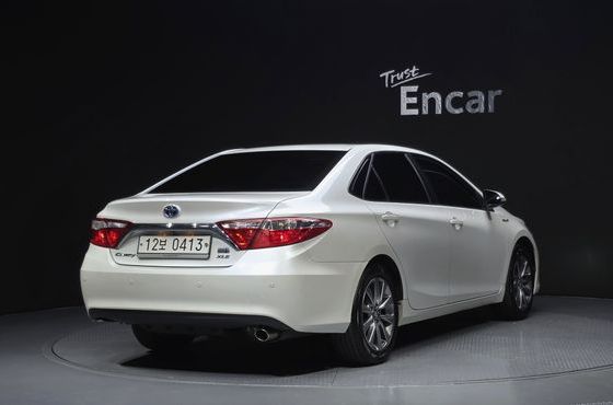 Toyota Camry Hybrid XLE — пробег 195 276 км — фото 2 из 5