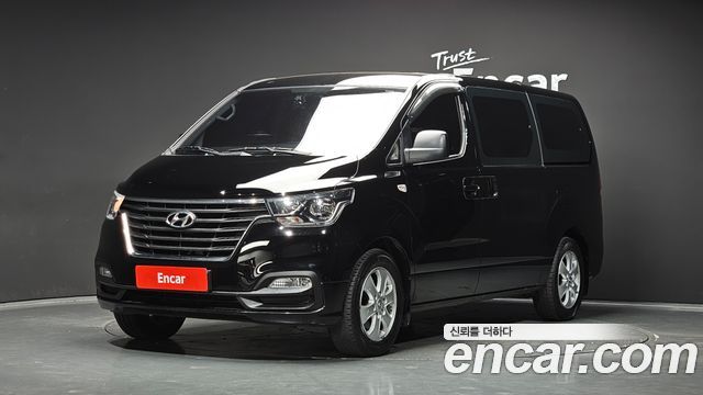 Hyundai Starex Wagon 11-Seater Smart — пробег 46 789 км — фото 1 из 5