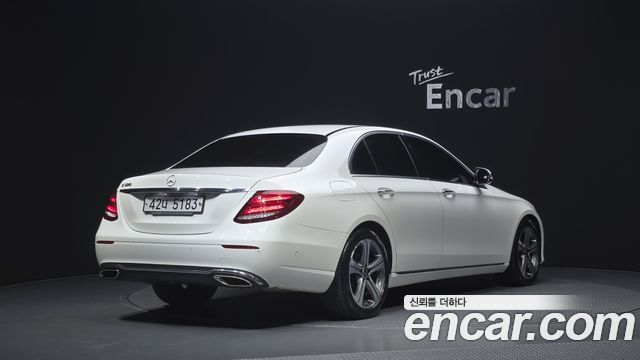 Mercedes-Benz E-Class из Кореи Encar