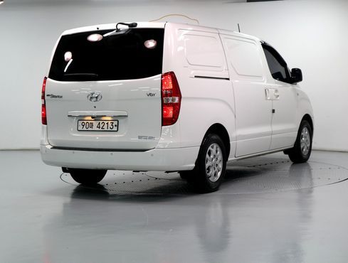Hyundai Starex 3-Seater VAN CVX Deluxe — пробег 164 000 км — фото 3 из 5