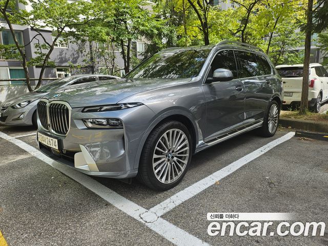 BMW X7 xDrive 40d Design Pure Excellence 6-Seater — пробег 26 500 км — фото 1 из 5
