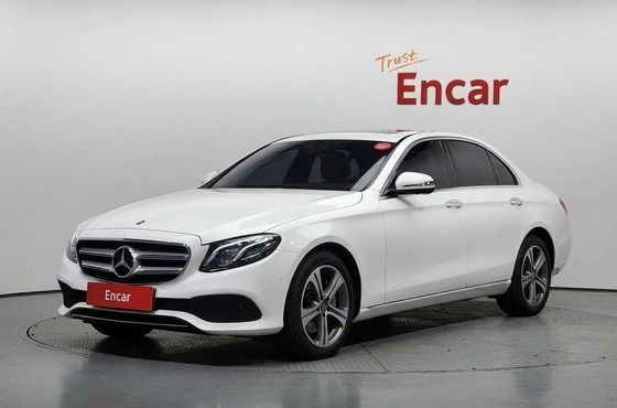 Mercedes-Benz E-Class E300 4MATIC Avnatgarde — пробег 81 242 км — фото 1 из 5