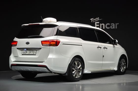 Kia Carnival 9-seater Prestige — пробег 130 796 км — фото 2 из 5