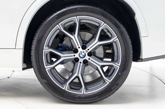 BMW X5 xDrive 40i M Sport — пробег 4 076 км — фото 5 из 5