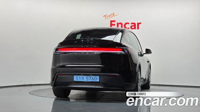 Tesla Model Y L Long Range AWD — пробег 39 км — фото 4 из 5