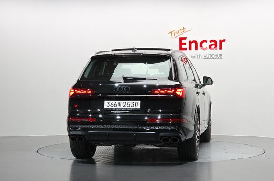 Audi SQ7 4.0 TFSI Quattro — пробег 25 км — фото 4 из 5