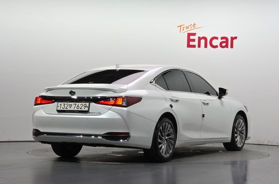 Lexus ES Executive — пробег 71 978 км — фото 2 из 5