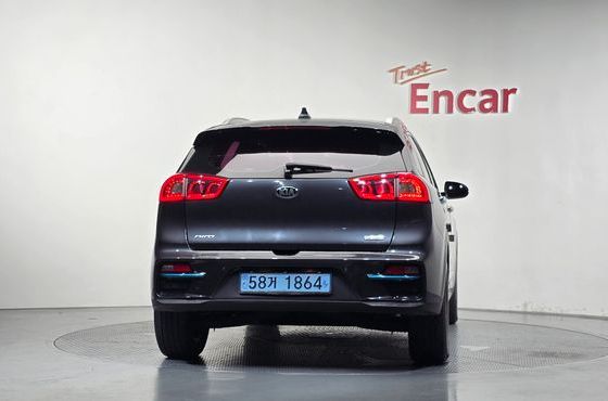 Kia Niro Noblesse — пробег 86 976 км — фото 4 из 5