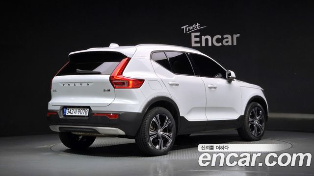 Volvo XC40 B4 Inscription — пробег 69 877 км — фото 2 из 5