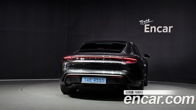 Porsche Taycan Base — пробег 16 637 км — фото 4 из 5