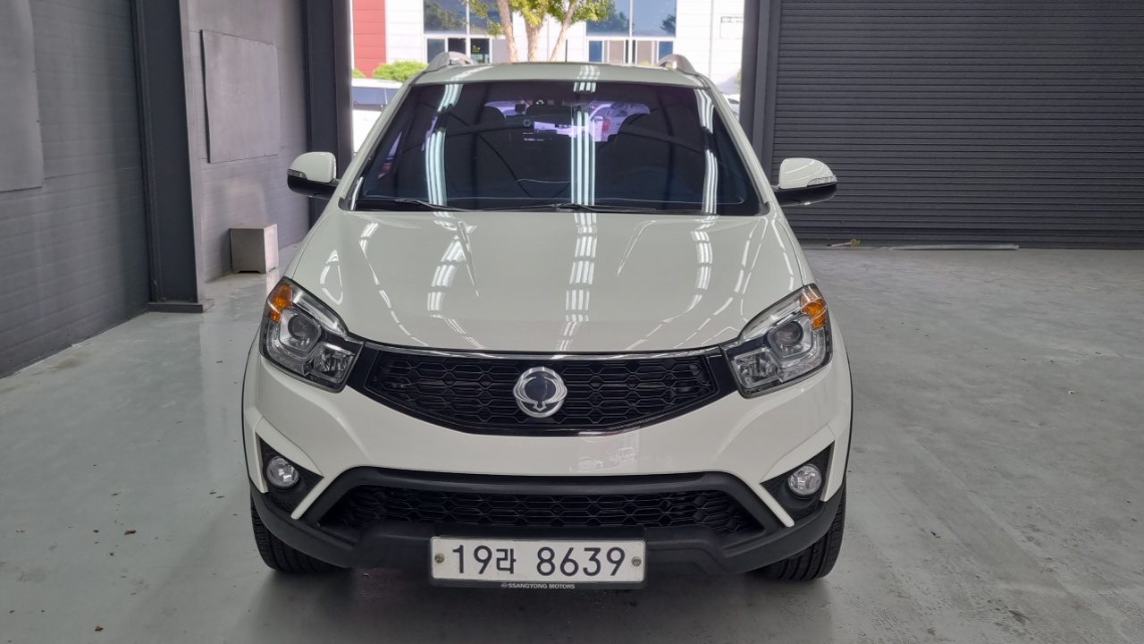 Ssangyong KORANDO 2.0 Advanture 60th Edition 2WD — пробег 127 000 км — фото 3 из 5