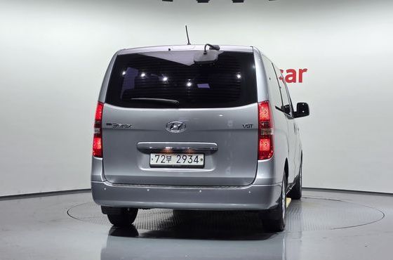 Hyundai Starex 12-Seater Wagon Smart — пробег 179 602 км — фото 4 из 5