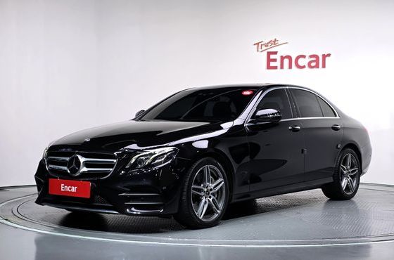 Mercedes-Benz E-Class E300 4MATIC AMG Line — пробег 117 583 км — фото 1 из 5