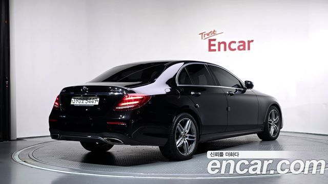Mercedes-Benz E-Class из Кореи Encar