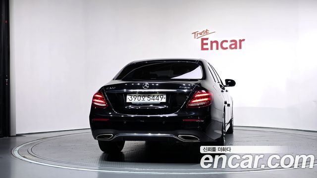 Mercedes-Benz E-Class из Кореи Encar
