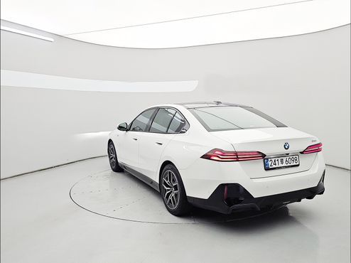 BMW 5-Series 520i M Sport — пробег 21 241 км — фото 4 из 4