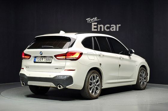 BMW X1 xDrive 20i M Sport — пробег 88 231 км — фото 2 из 5