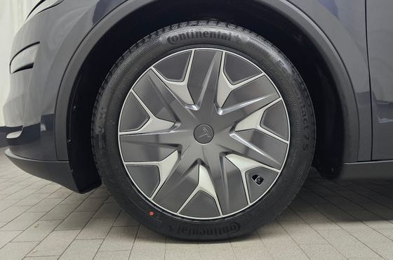 Tesla Model Y L Long Range AWD — пробег 62 км — фото 5 из 5