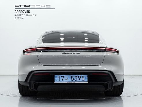 Porsche Taycan GTS — пробег 27 660 км — фото 4 из 5