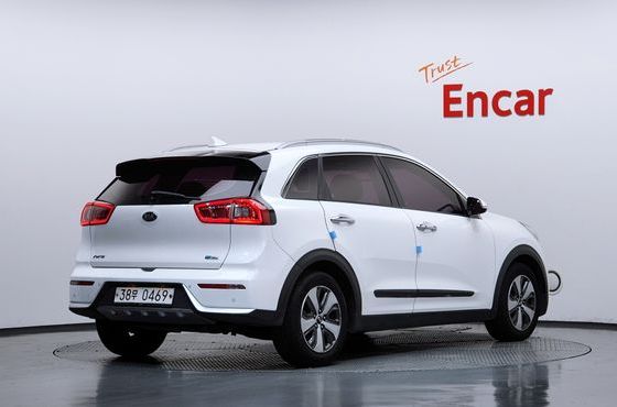 Kia Niro Prestige — пробег 256 460 км — фото 2 из 5