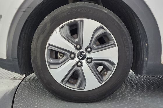 Kia Niro Prestige — пробег 256 460 км — фото 5 из 5