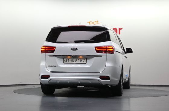 Kia Carnival 9-Seater Noblesse Special — пробег 85 999 км — фото 4 из 5