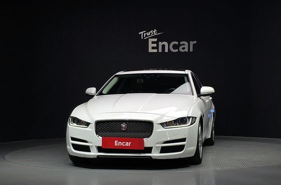 Jaguar XE 20d Portfolio — пробег 89 271 км — фото 3 из 5