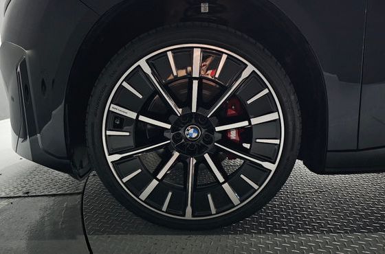 BMW iX3 50 xDrive M Sport Pro — пробег 1 563 км — фото 5 из 5