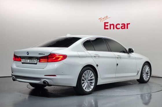 BMW 5-Series 520d Luxury Plus — пробег 77 776 км — фото 2 из 5