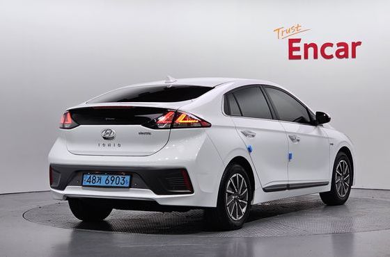 Hyundai Ioniq Q — пробег 40 554 км — фото 2 из 5