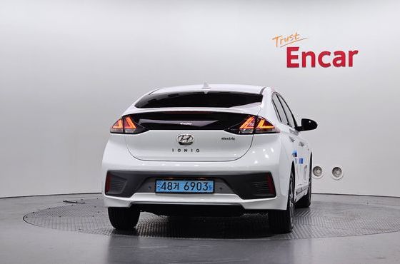Hyundai Ioniq Q — пробег 40 554 км — фото 4 из 5
