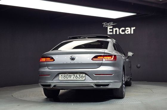 Volkswagen Arteon 2.0 TDI Premium — пробег 139 658 км — фото 4 из 5