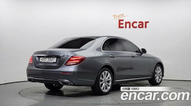 Mercedes-Benz E-Class из Кореи Encar
