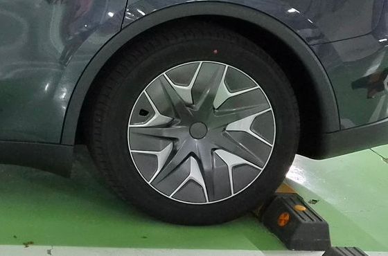Tesla Model Y L Long Range AWD — пробег 10 км — фото 5 из 5