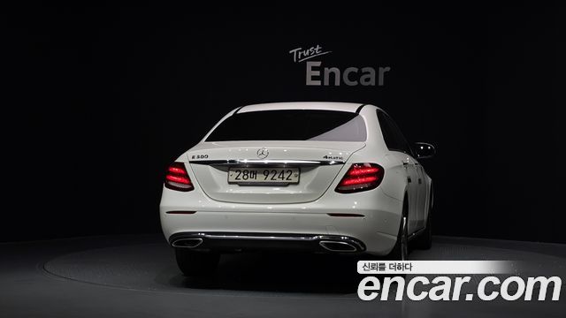 Mercedes-Benz E-Class из Кореи Encar