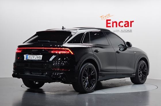 Audi Q8 55 TFSI Quattro Premium — пробег 33 206 км — фото 2 из 5