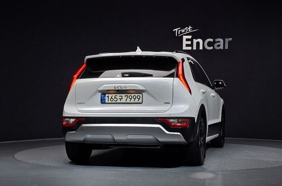 Kia Niro Prestige — пробег 48 810 км — фото 4 из 5