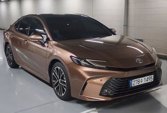 Toyota Camry 2.5 XLE Premium Hybrid — пробег 9 100 км — фото 1 из 5